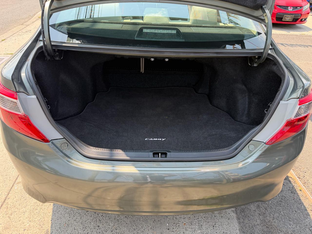 Toyota Camry 4dr Sdn LE Auto 2012
