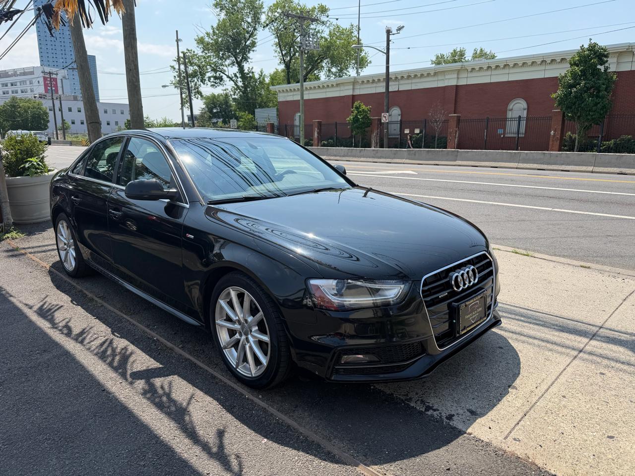 Audi A4 2.0T Sedan quattro Tiptronic 2015