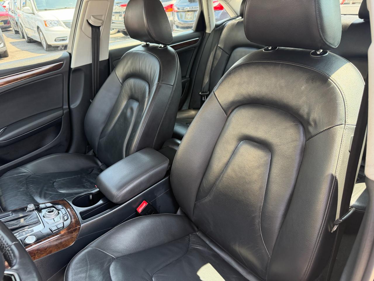 Audi A4 2.0T Sedan quattro Tiptronic 2015