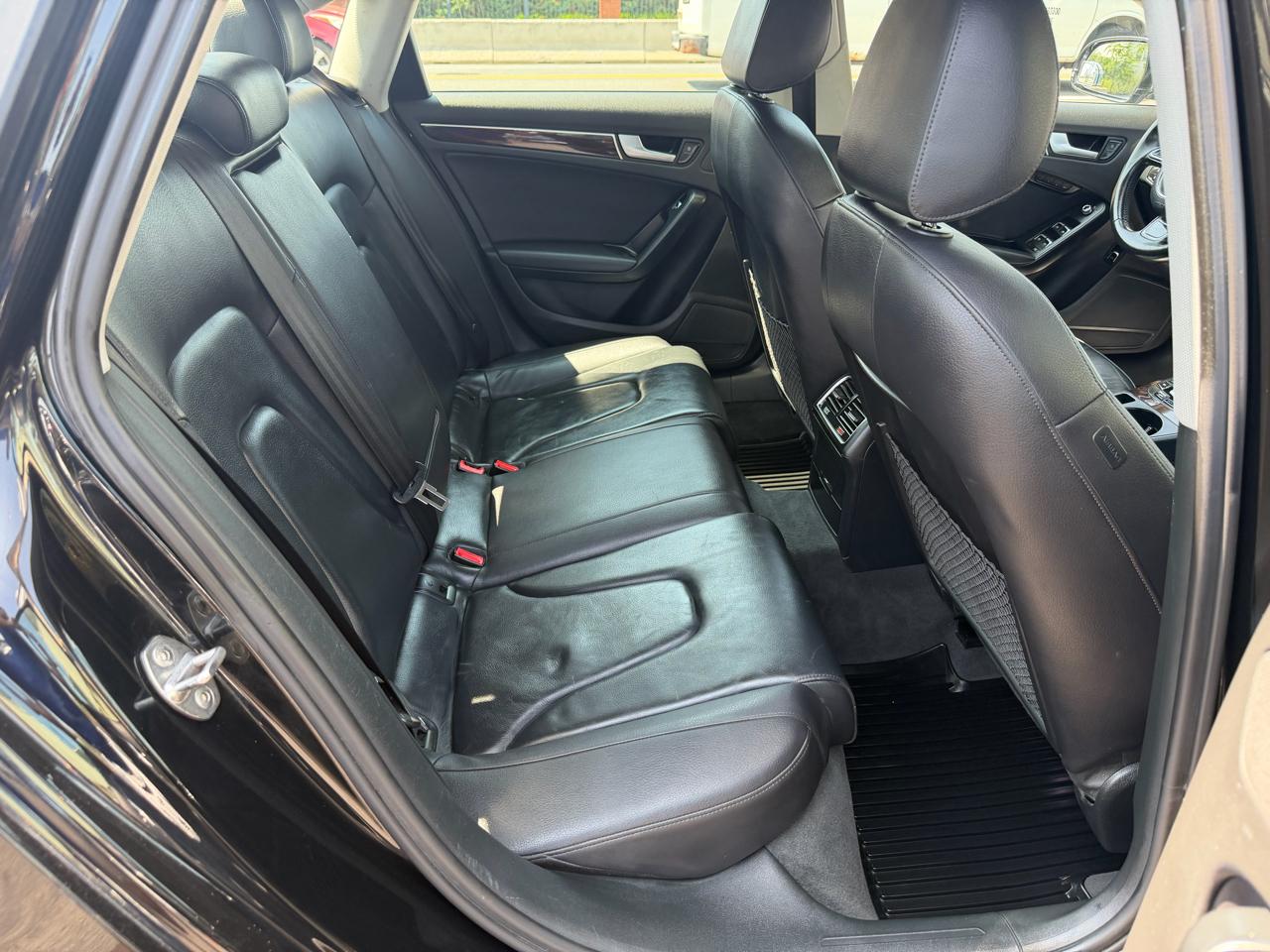 Audi A4 2.0T Sedan quattro Tiptronic 2015