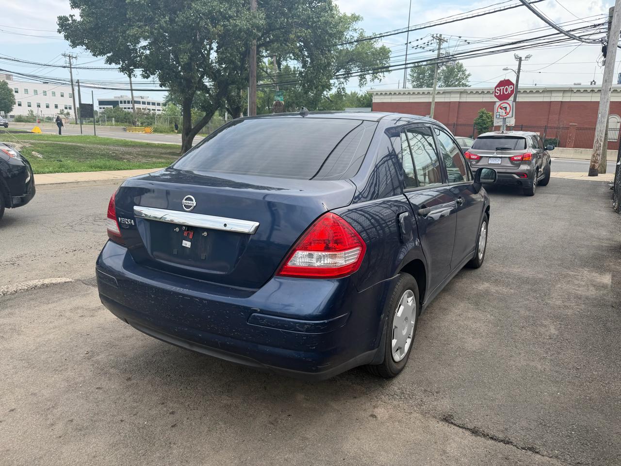 Nissan Versa 1.8 S Sedan 2009
