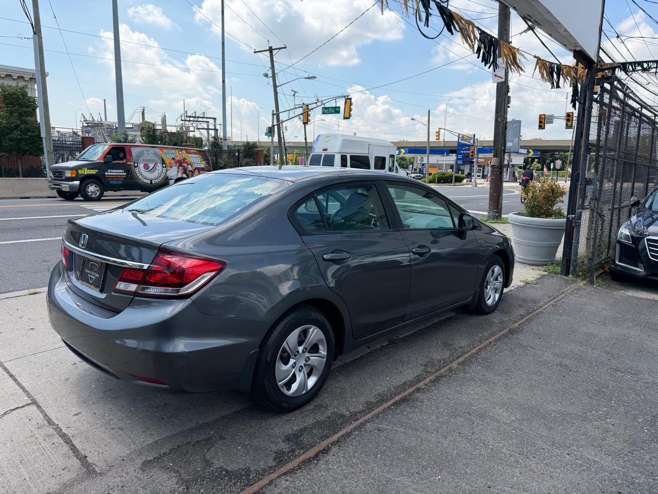Honda Civic LX Sedan 5-Speed AT 2013