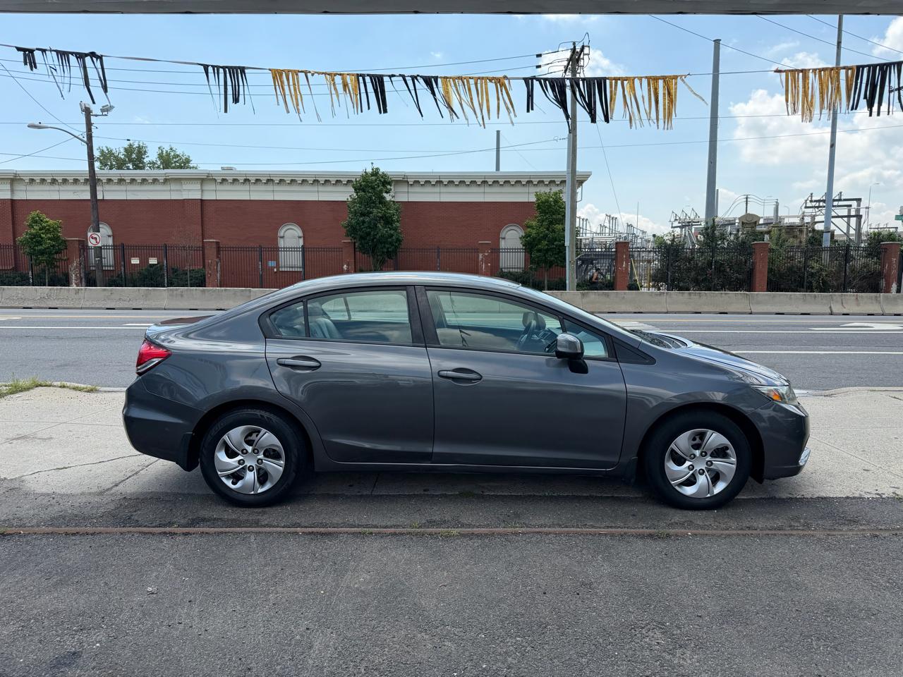 Honda Civic LX Sedan 5-Speed AT 2013