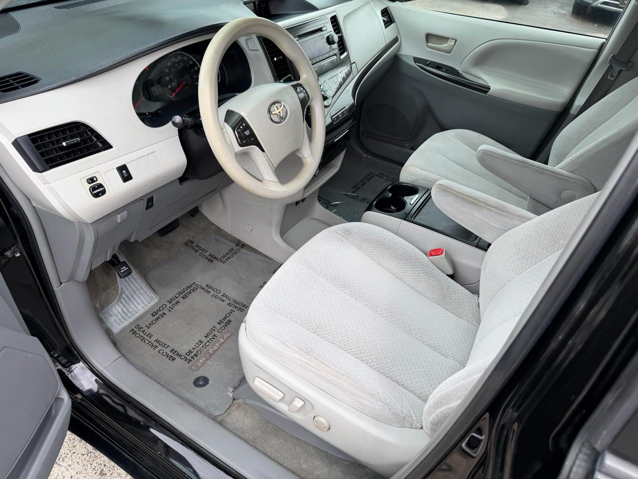 Toyota Sienna LE FWD 8-Passenger V6 2014