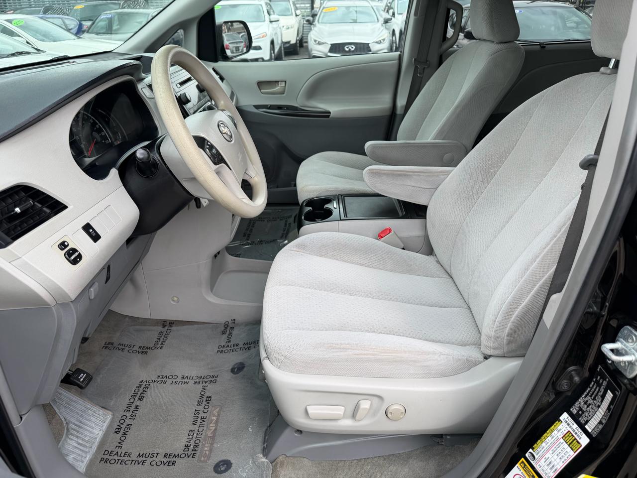 Toyota Sienna LE FWD 8-Passenger V6 2014