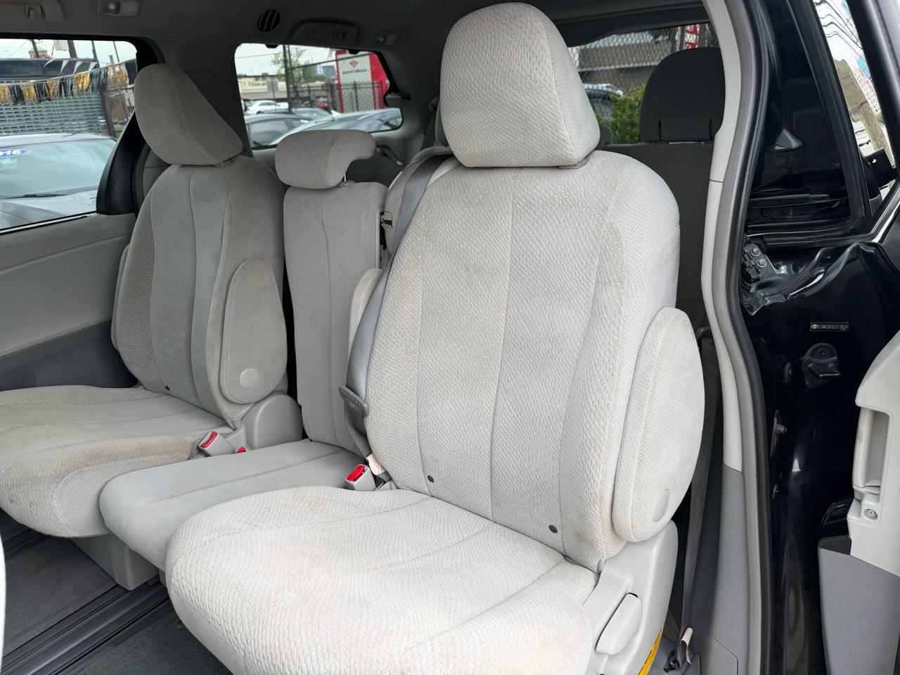 Toyota Sienna LE FWD 8-Passenger V6 2014