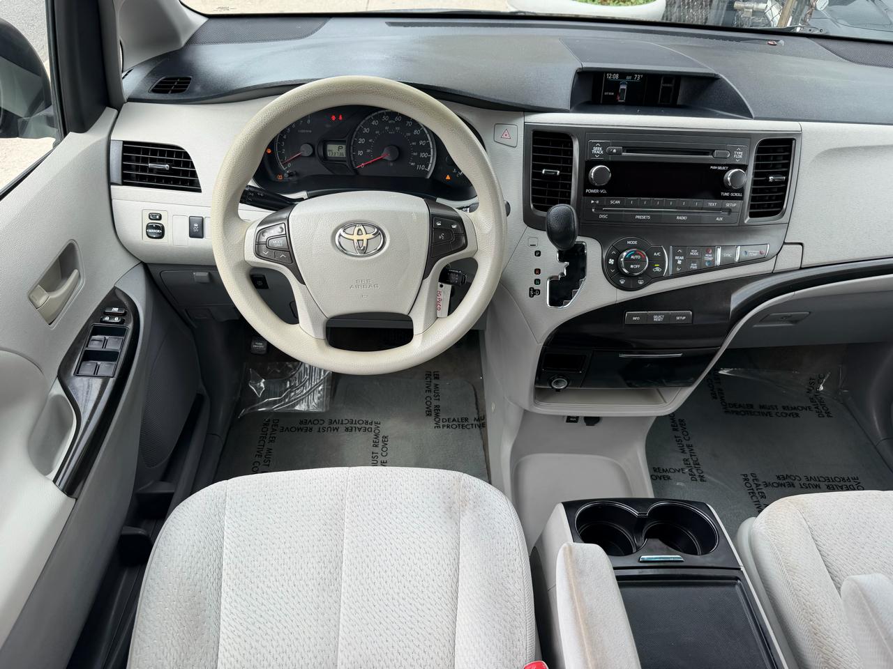 Toyota Sienna LE FWD 8-Passenger V6 2014