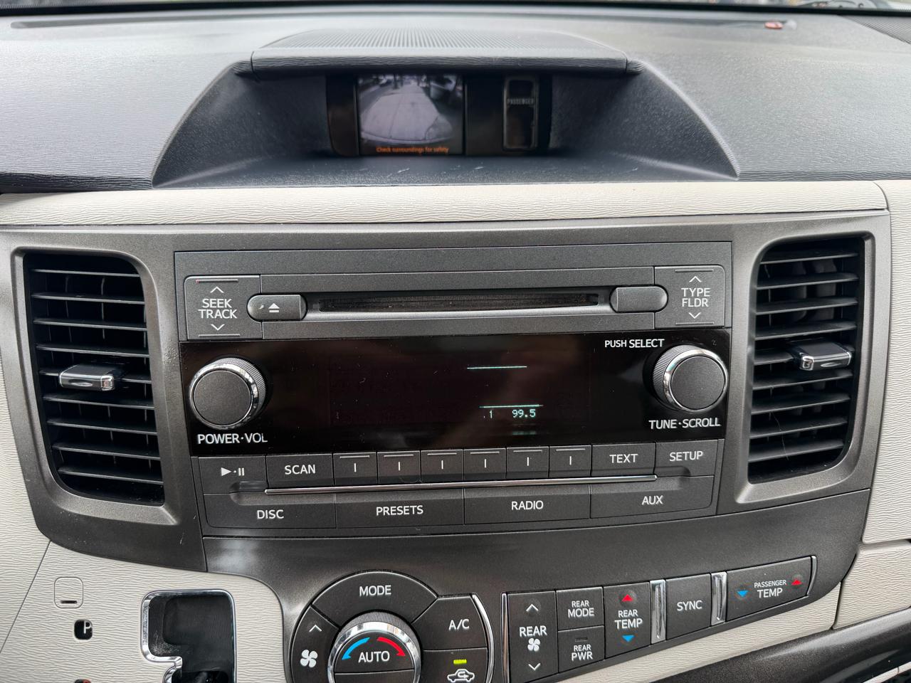 Toyota Sienna LE FWD 8-Passenger V6 2014