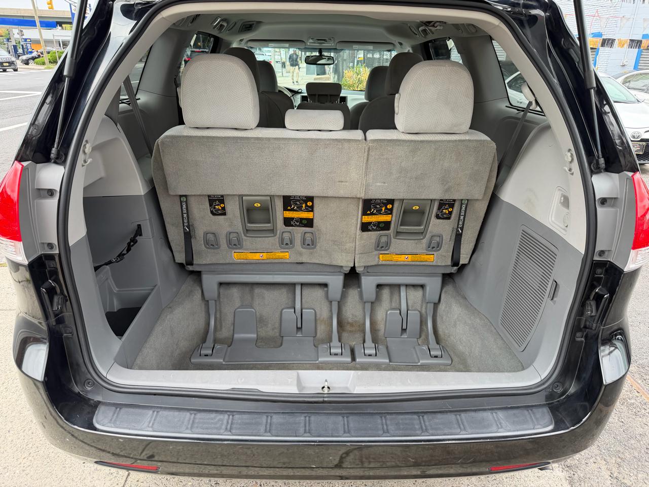 Toyota Sienna LE FWD 8-Passenger V6 2014
