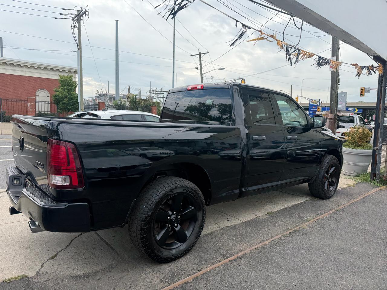 RAM 1500 Tradesman Quad Cab 4WD 2014