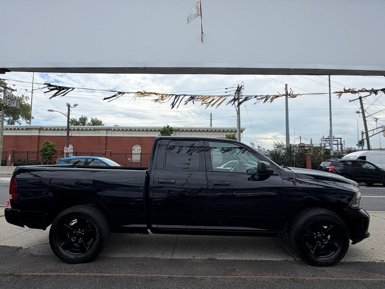 RAM 1500 Tradesman Quad Cab 4WD 2014