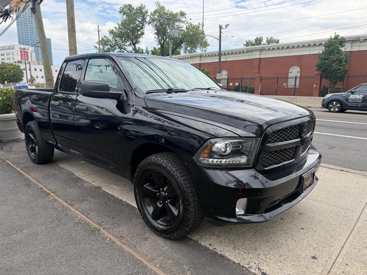 RAM 1500 Tradesman Quad Cab 4WD 2014