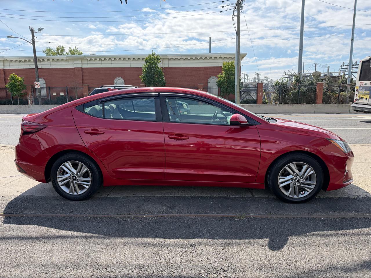 Hyundai Elantra photo 6