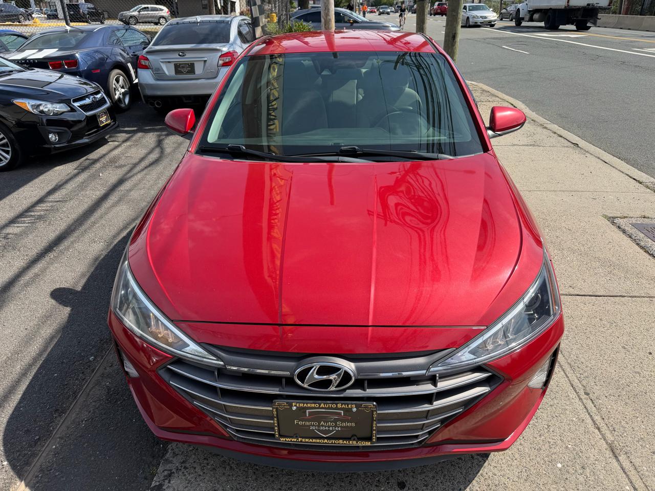 Hyundai Elantra photo 8