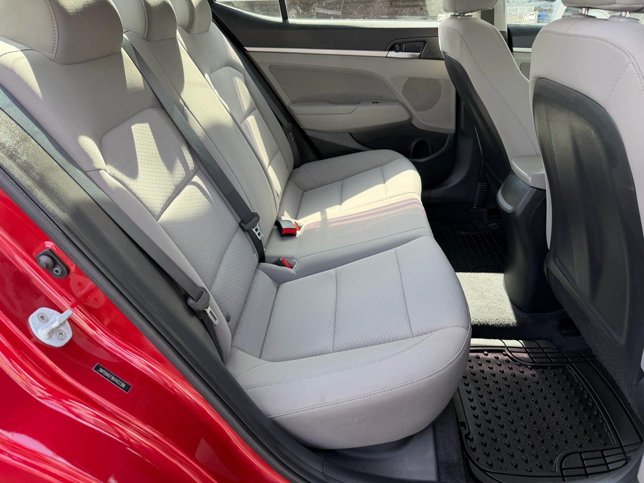 Hyundai Elantra photo 17