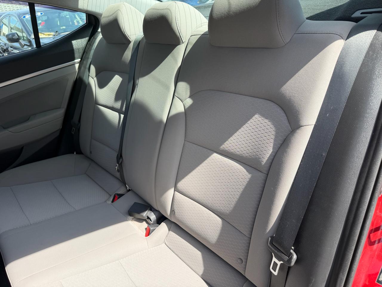 Hyundai Elantra photo 20
