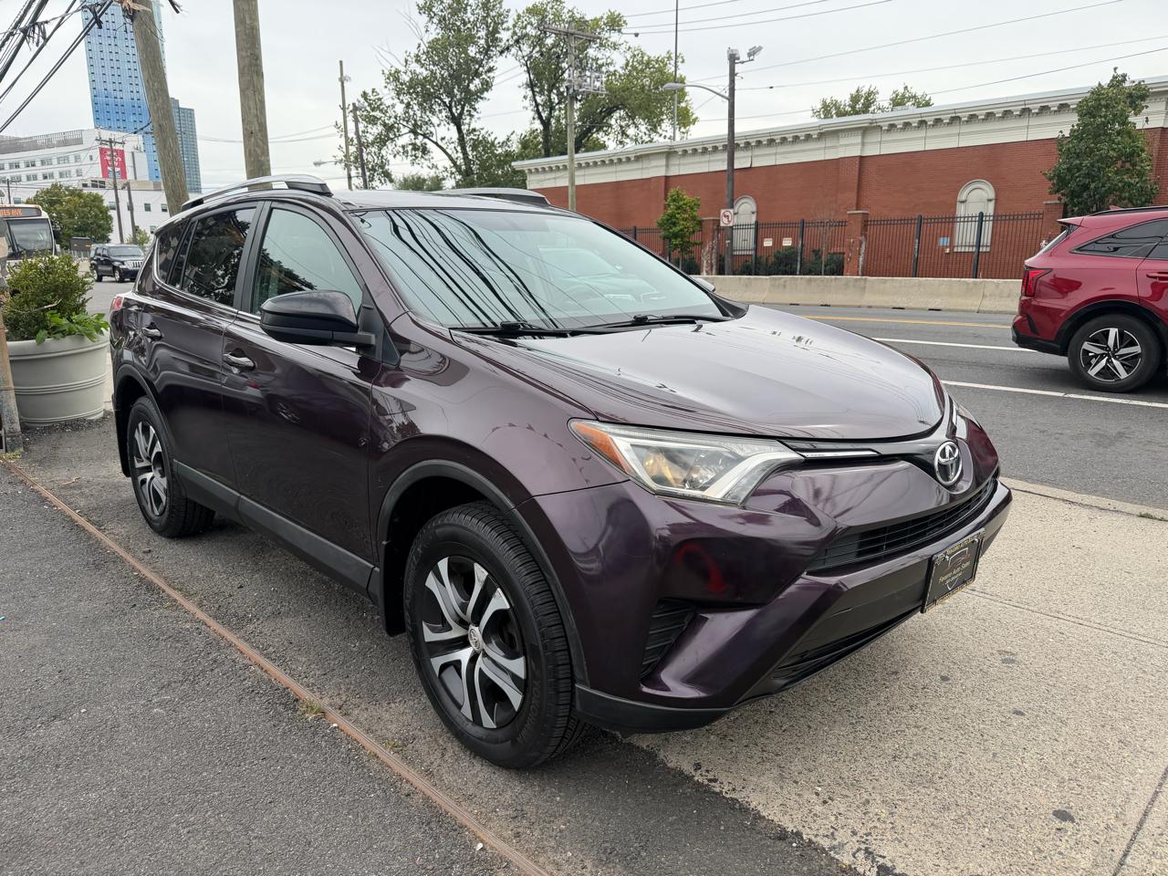 Toyota RAV4 LE AWD 2016