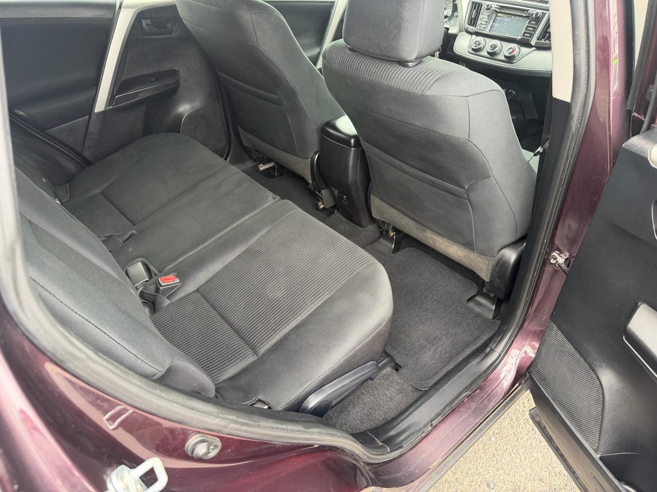 Toyota RAV4 LE AWD 2016