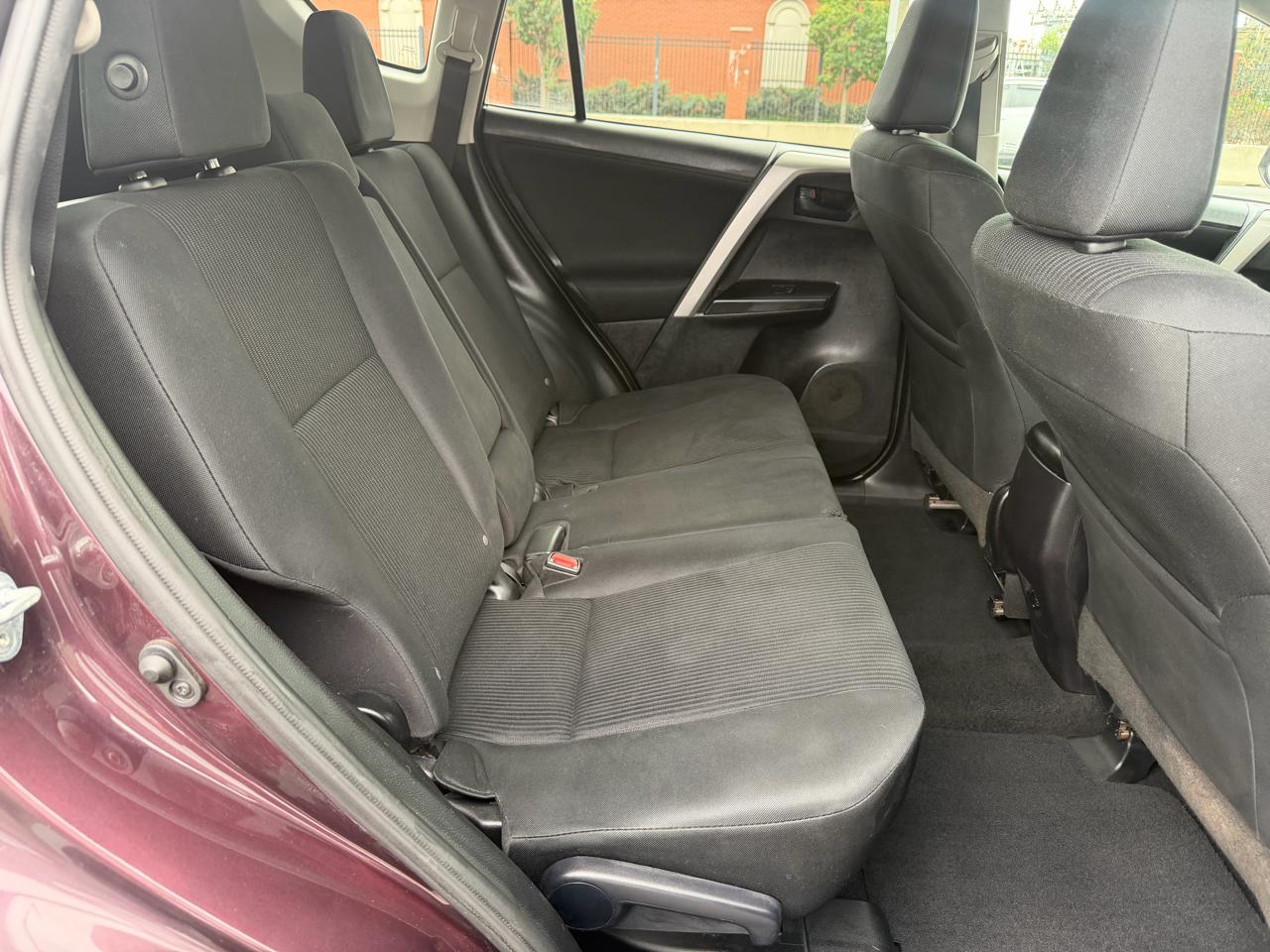 Toyota RAV4 LE AWD 2016