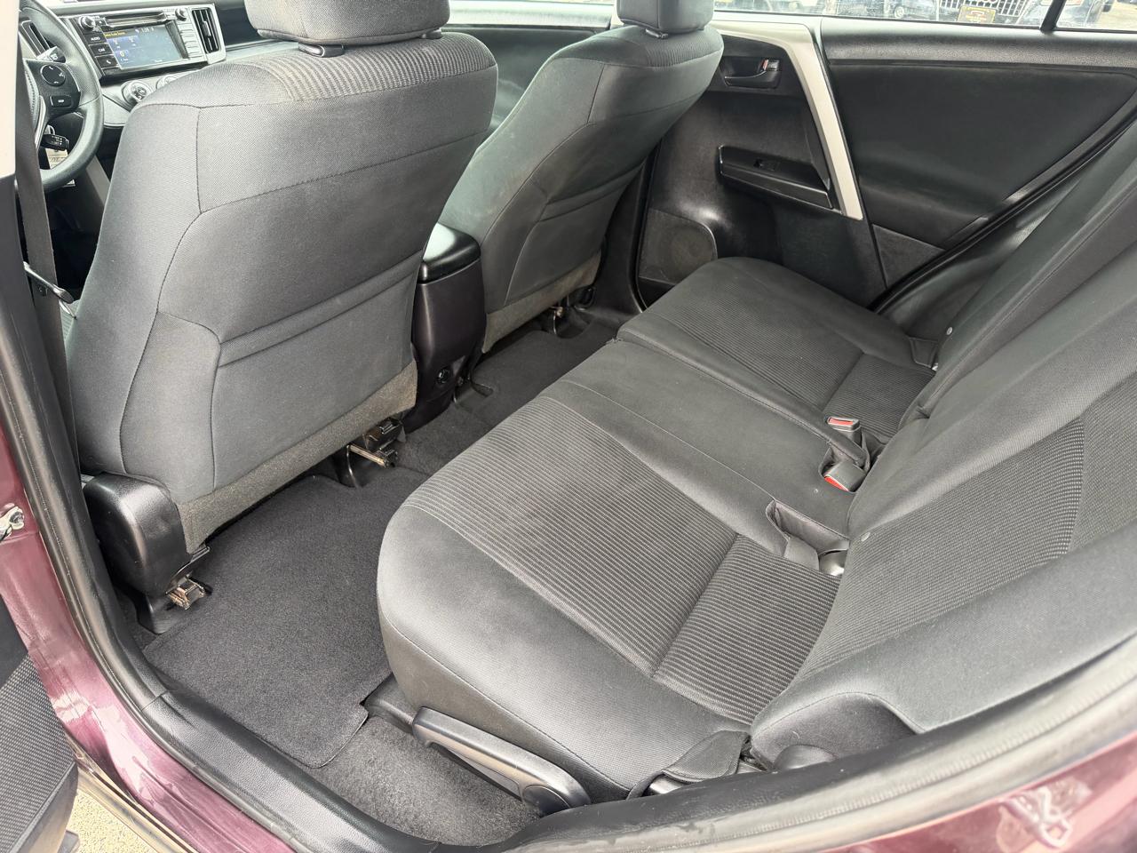 Toyota RAV4 LE AWD 2016