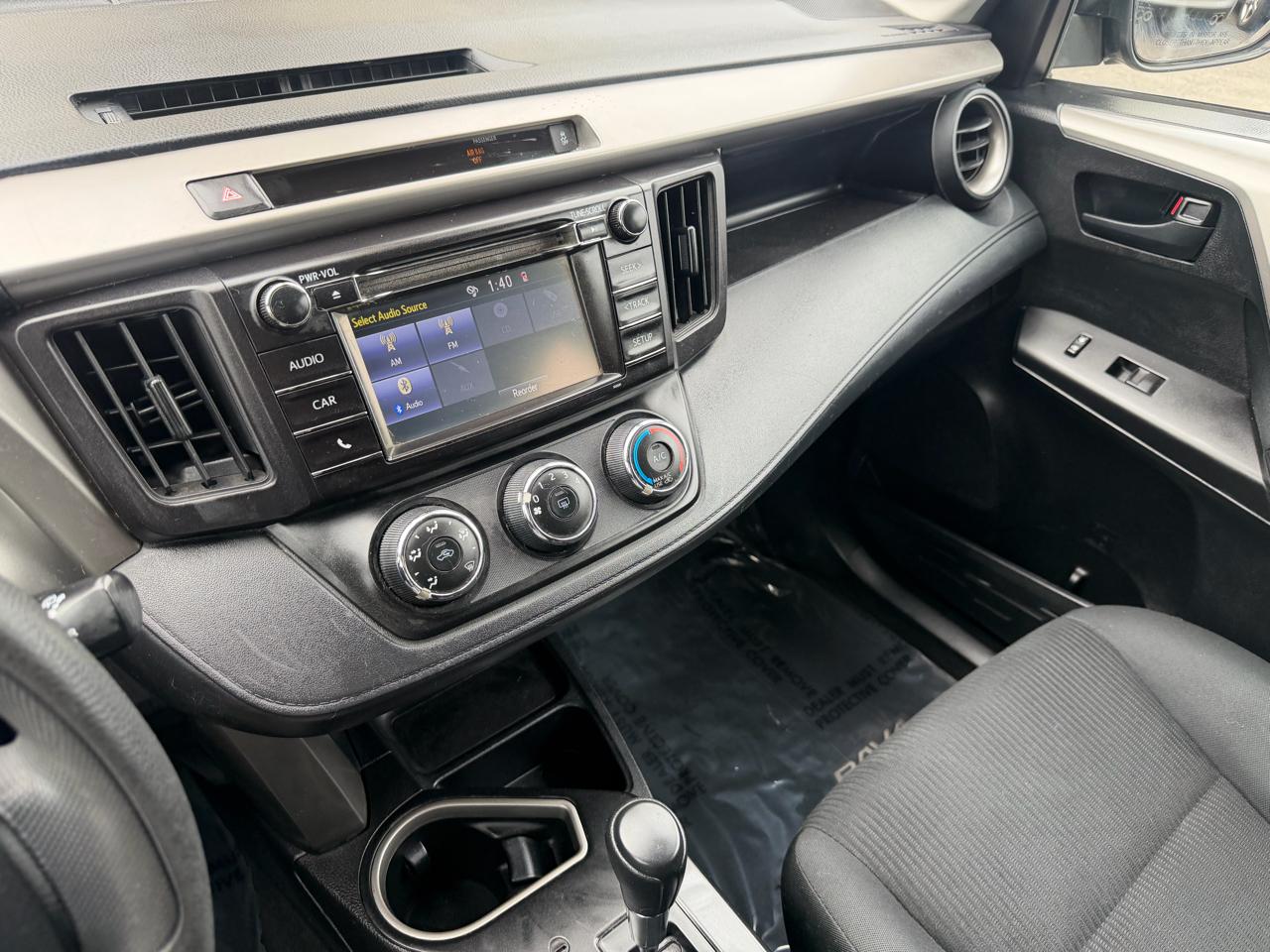 Toyota RAV4 LE AWD 2016