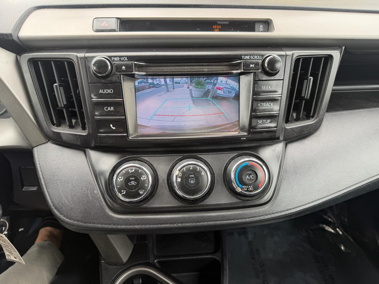Toyota RAV4 LE AWD 2016