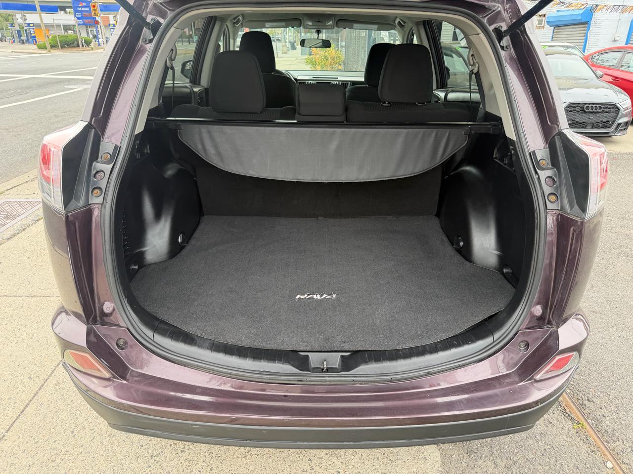 Toyota RAV4 LE AWD 2016