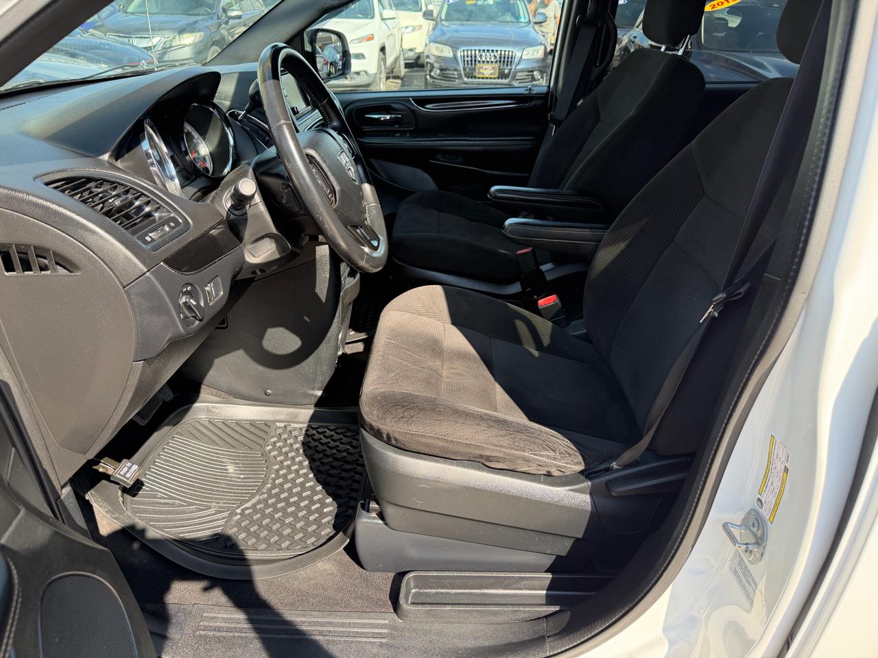 Dodge Grand Caravan SE 2016