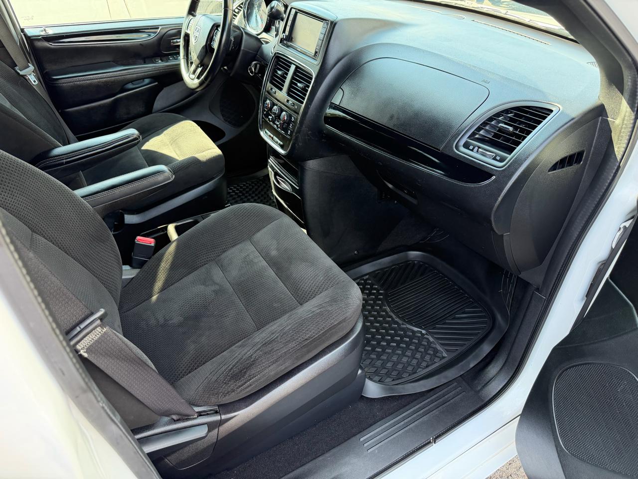 Dodge Grand Caravan SE 2016