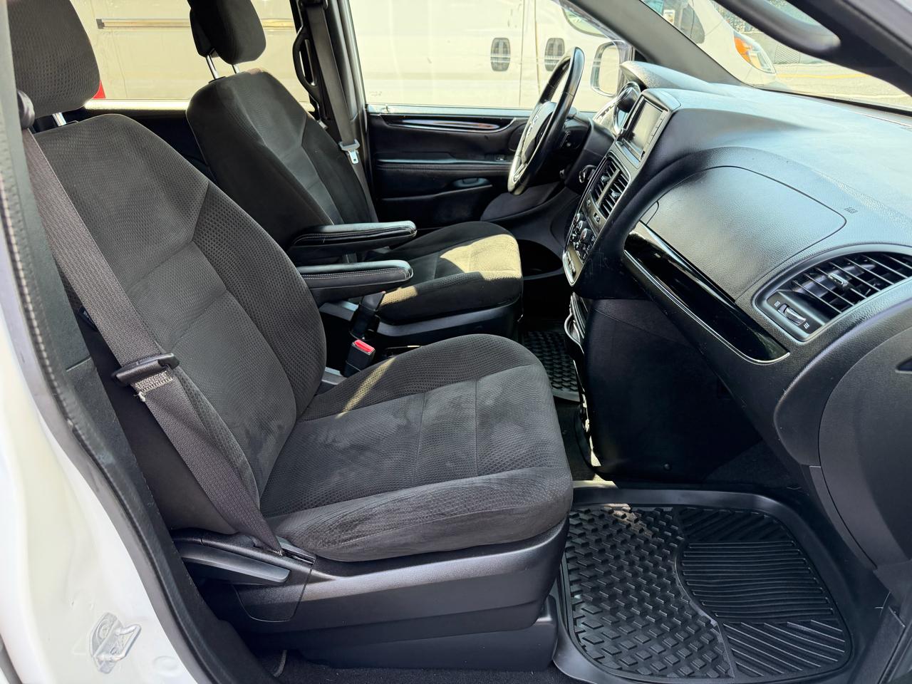 Dodge Grand Caravan SE 2016