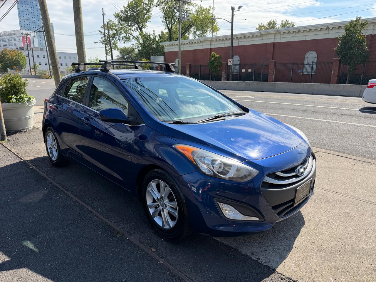 Hyundai Elantra photo 7