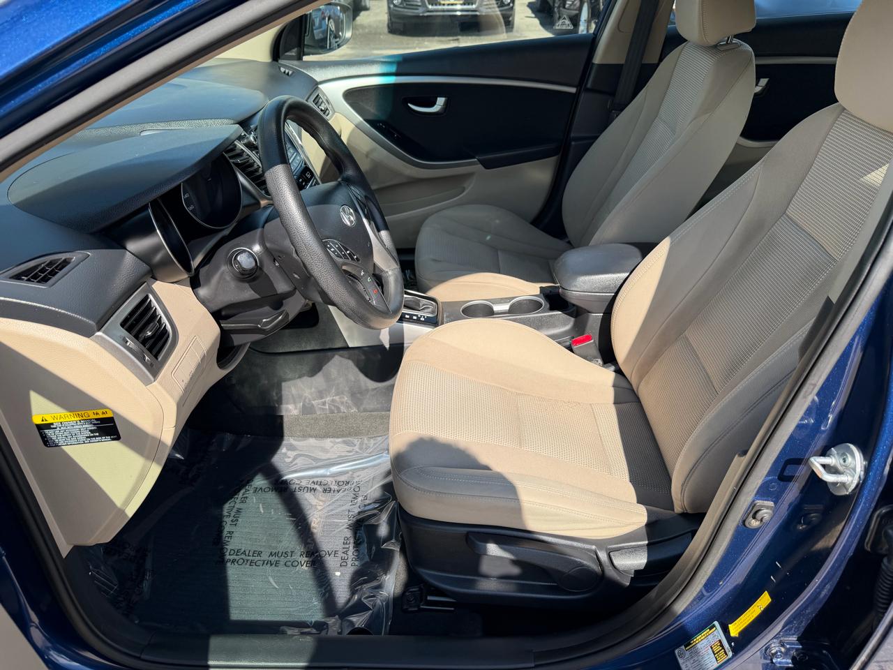 Hyundai Elantra photo 11