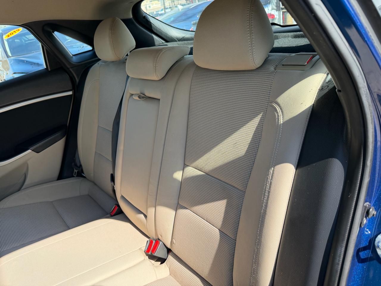 Hyundai Elantra photo 20