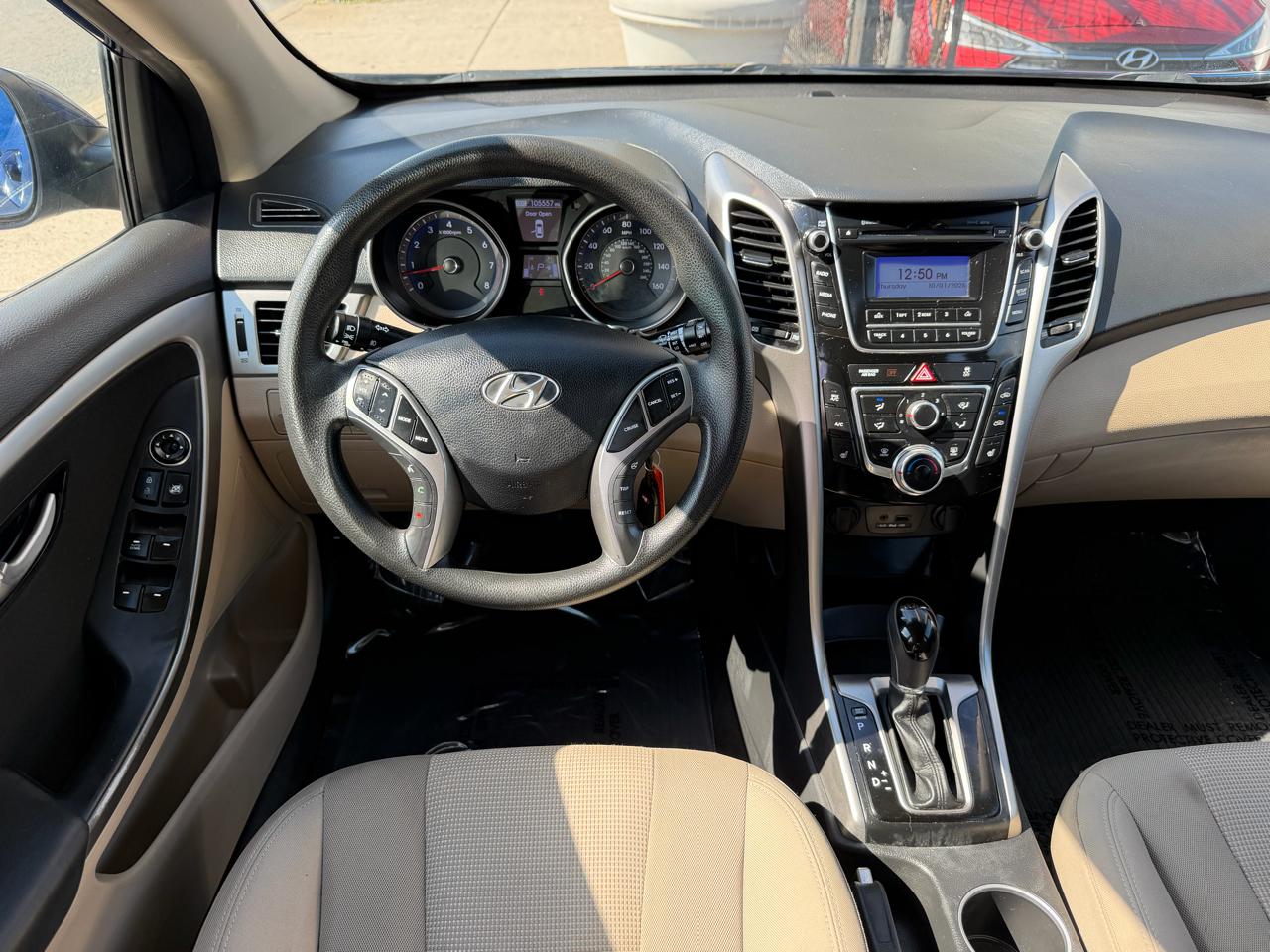 Hyundai Elantra photo 21