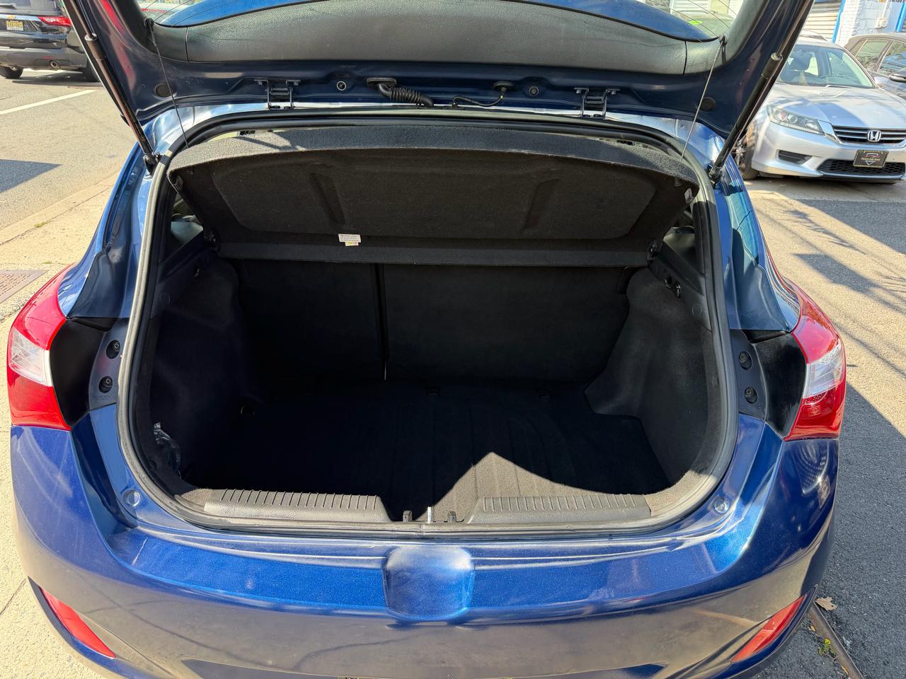 Hyundai Elantra photo 25