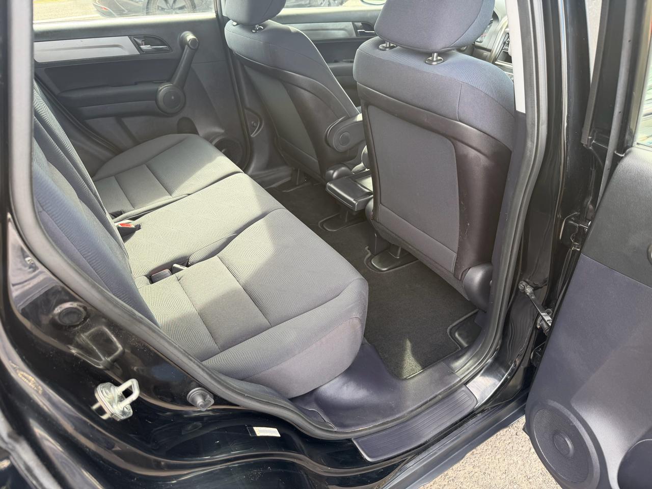 Honda CR-V LX 4WD 5-Speed AT 2011