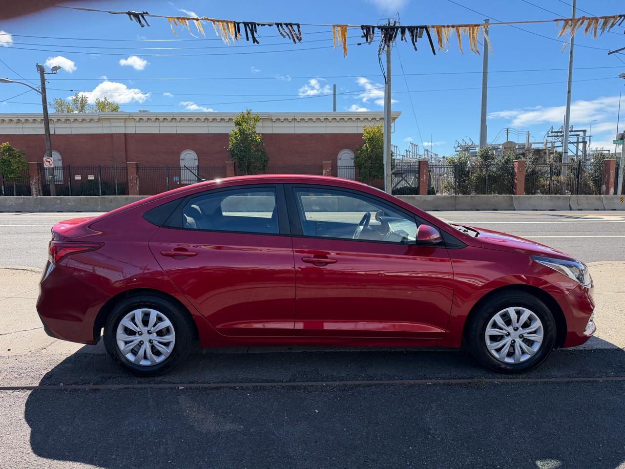 Hyundai Accent SEL 4-Door 6A 2019
