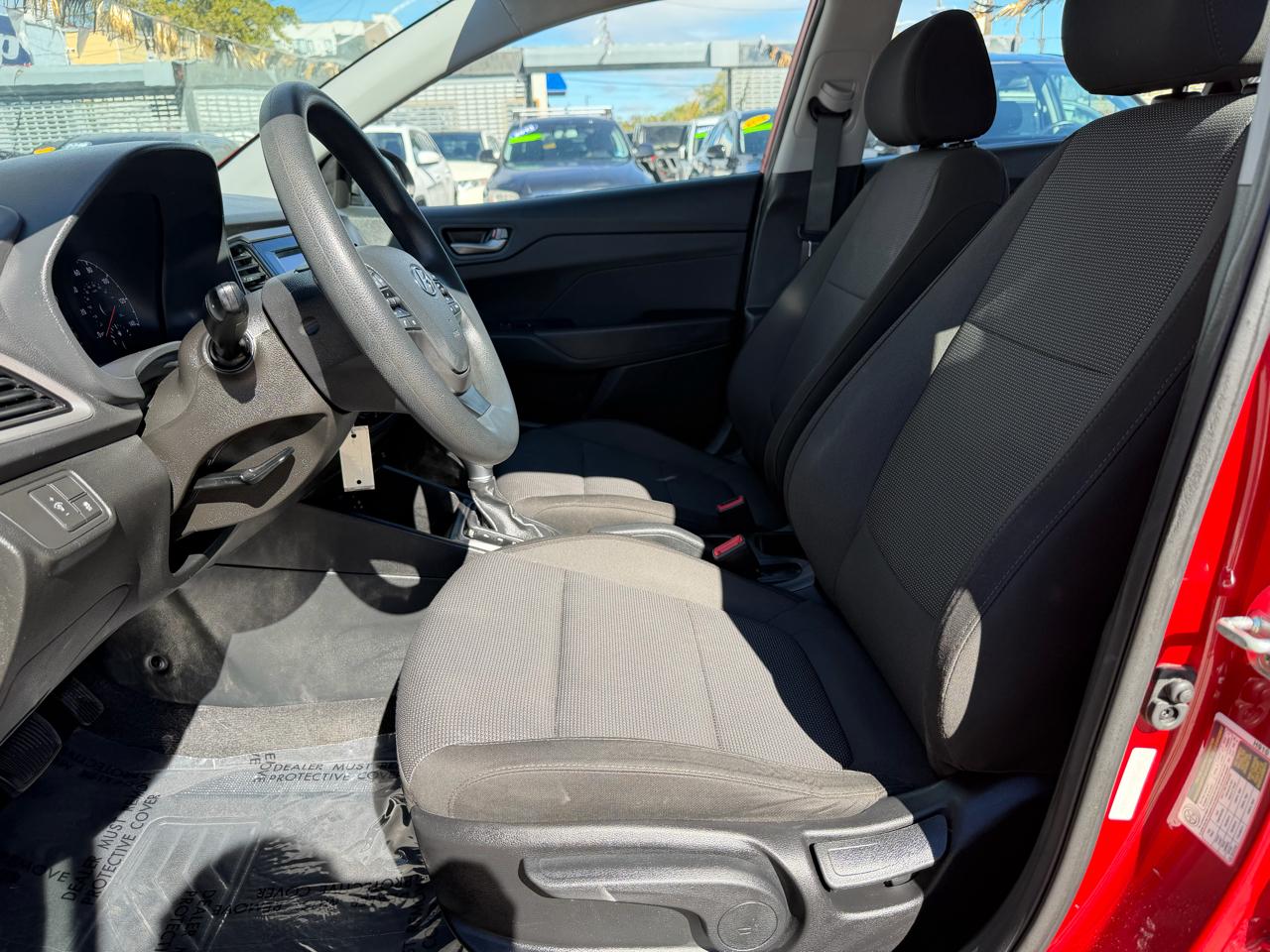 Hyundai Accent SEL 4-Door 6A 2019