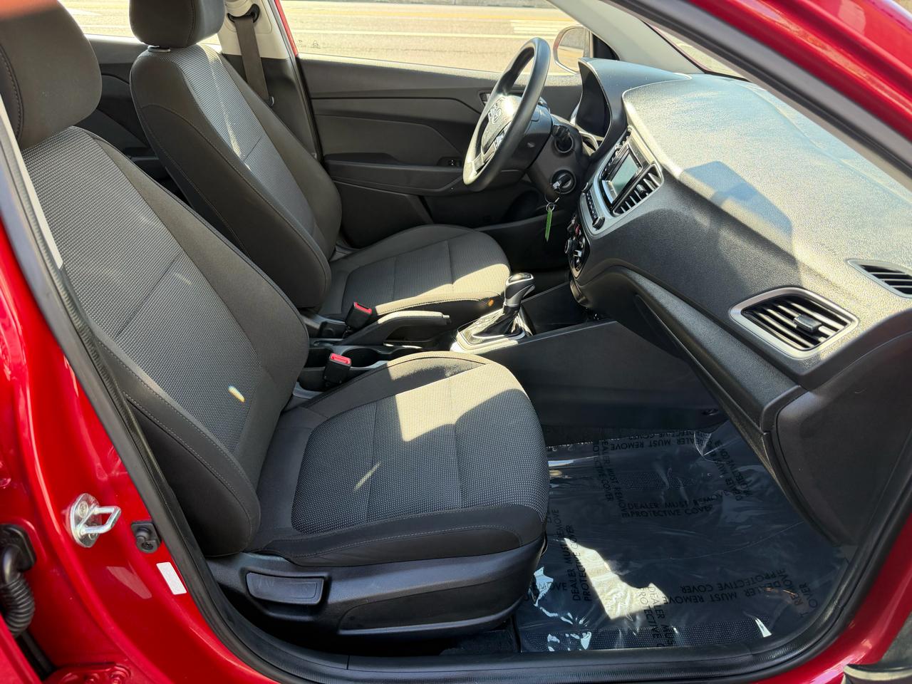 Hyundai Accent SEL 4-Door 6A 2019