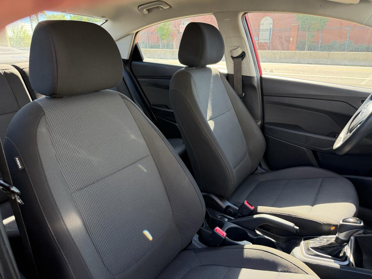 Hyundai Accent SEL 4-Door 6A 2019