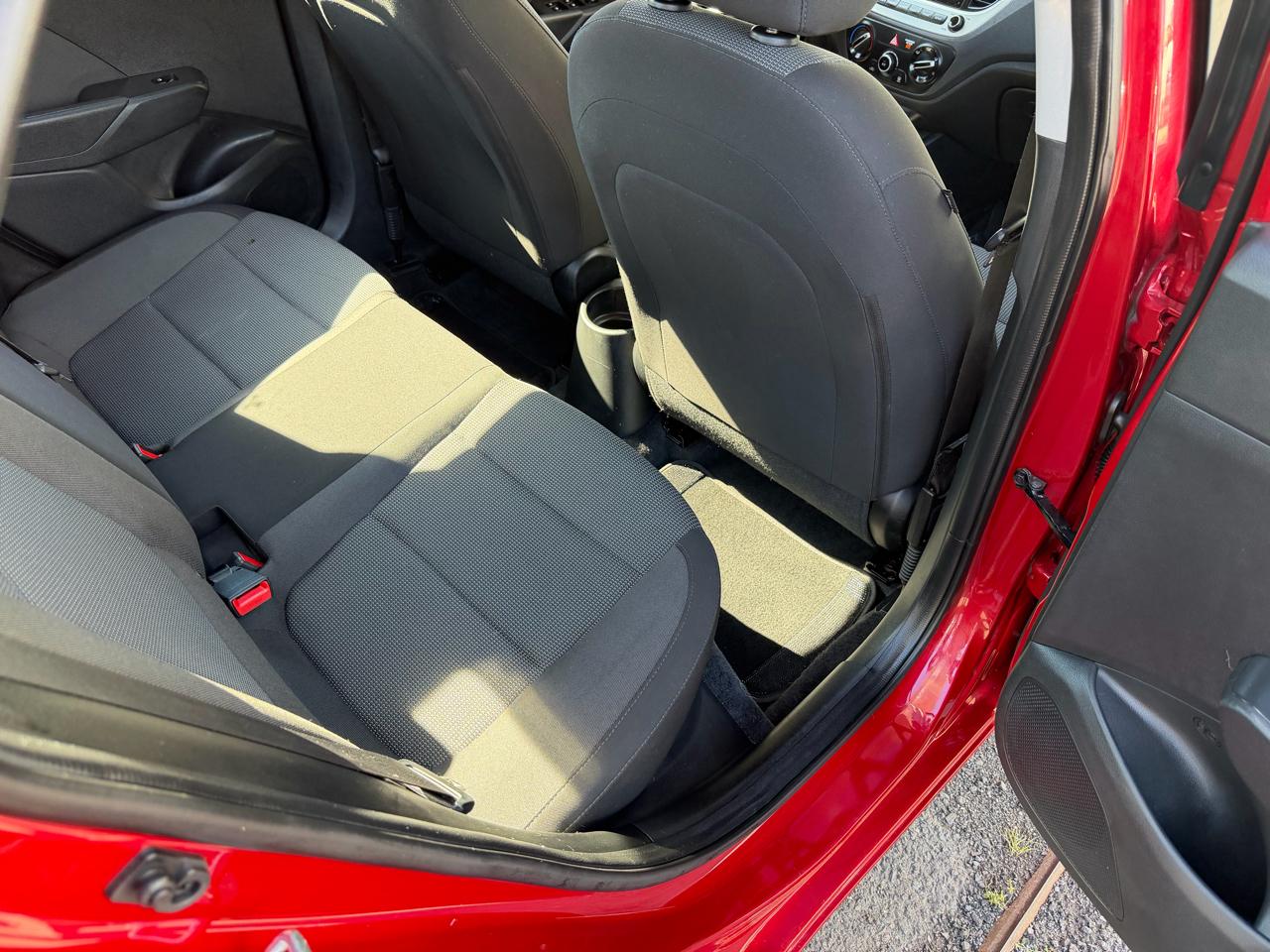 Hyundai Accent SEL 4-Door 6A 2019