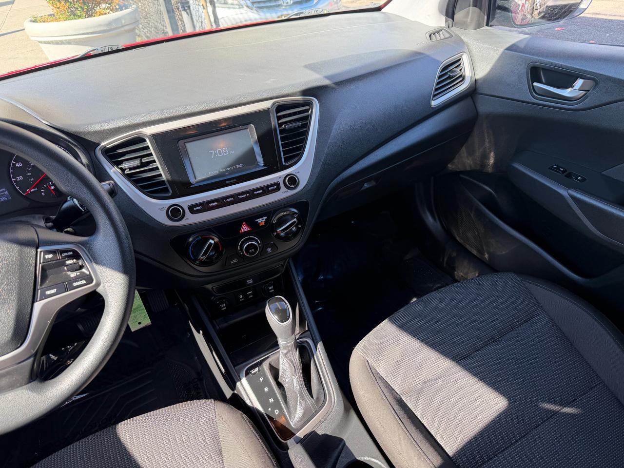 Hyundai Accent SEL 4-Door 6A 2019