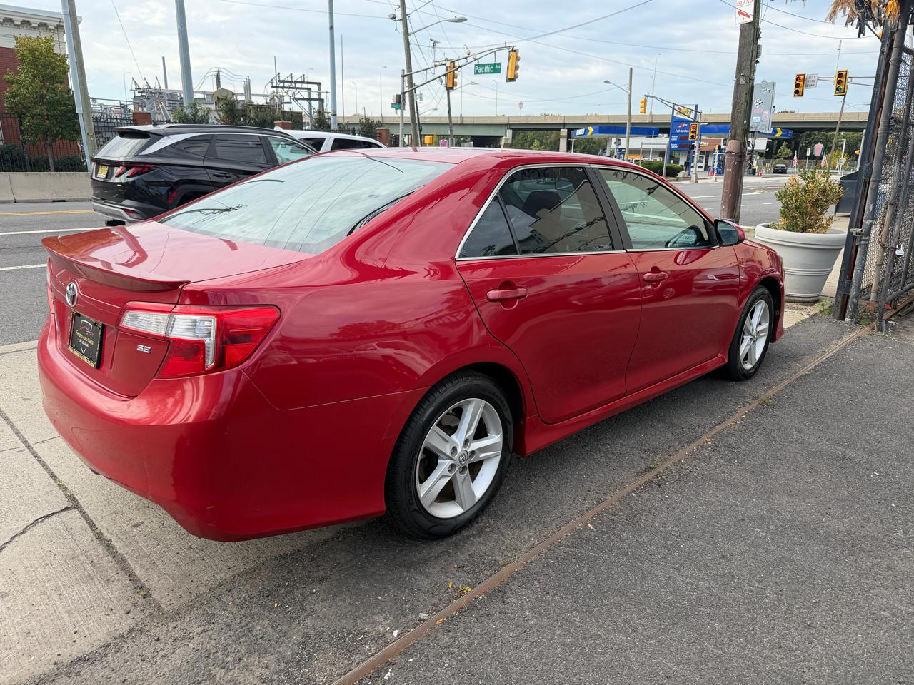 Toyota Camry SE 4D Sedan 2013