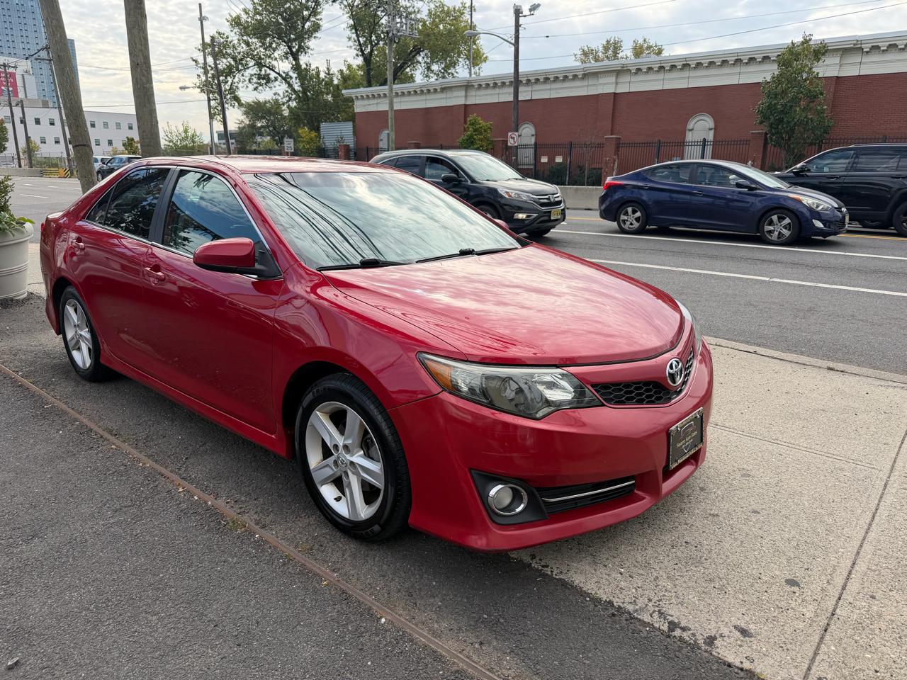 Toyota Camry SE 4D Sedan 2013