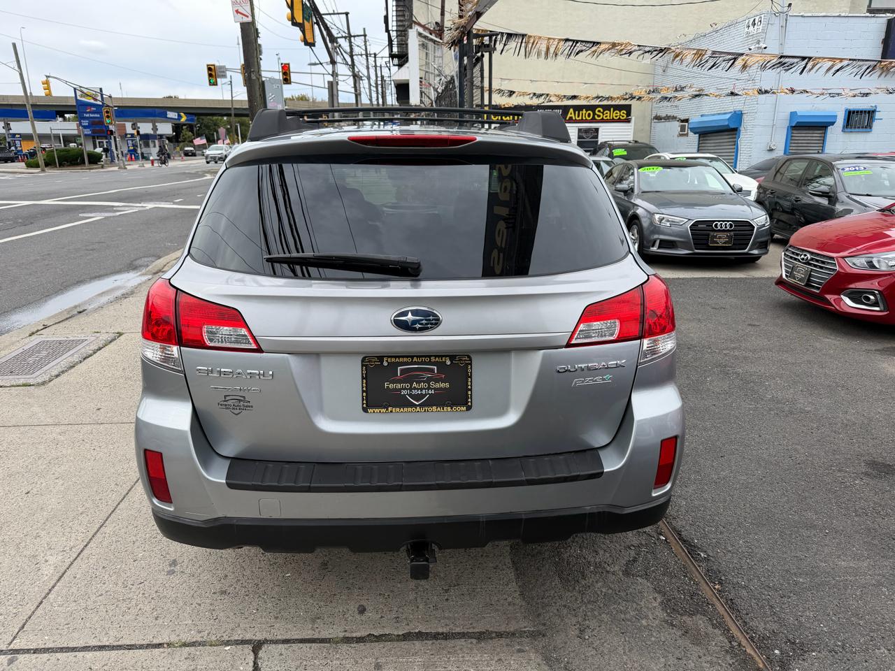Subaru Outback 2.5i Premium 2011