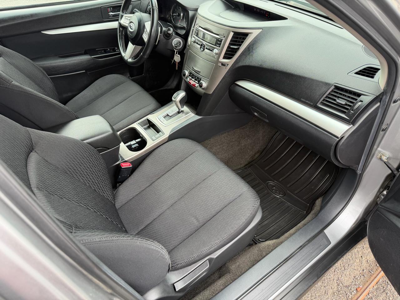 Subaru Outback 2.5i Premium 2011