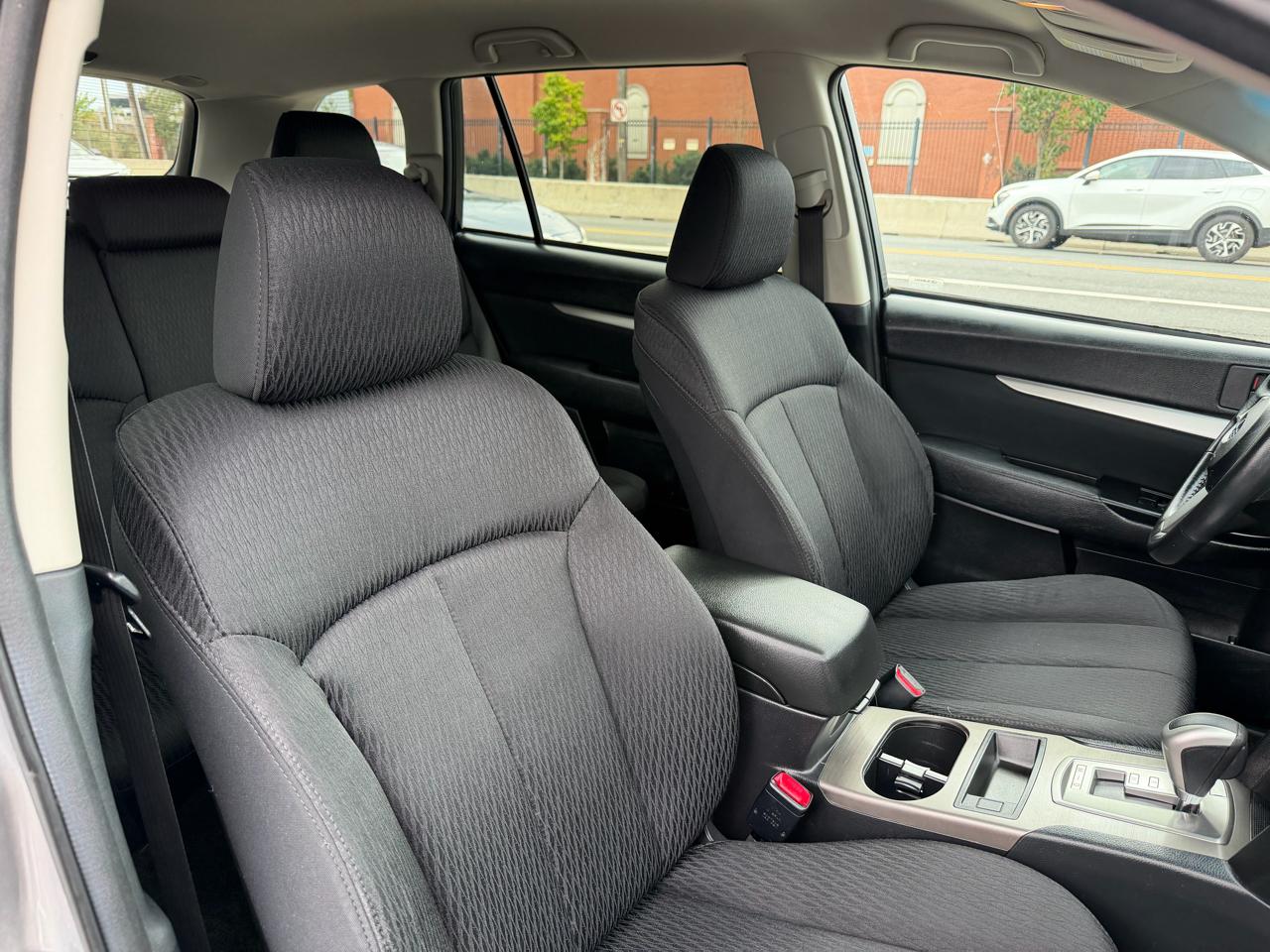 Subaru Outback 2.5i Premium 2011