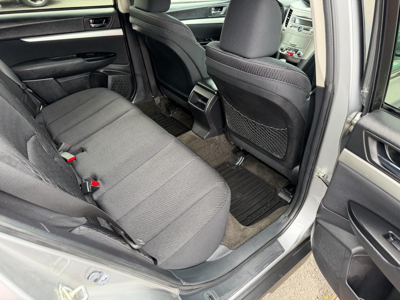 Subaru Outback 2.5i Premium 2011