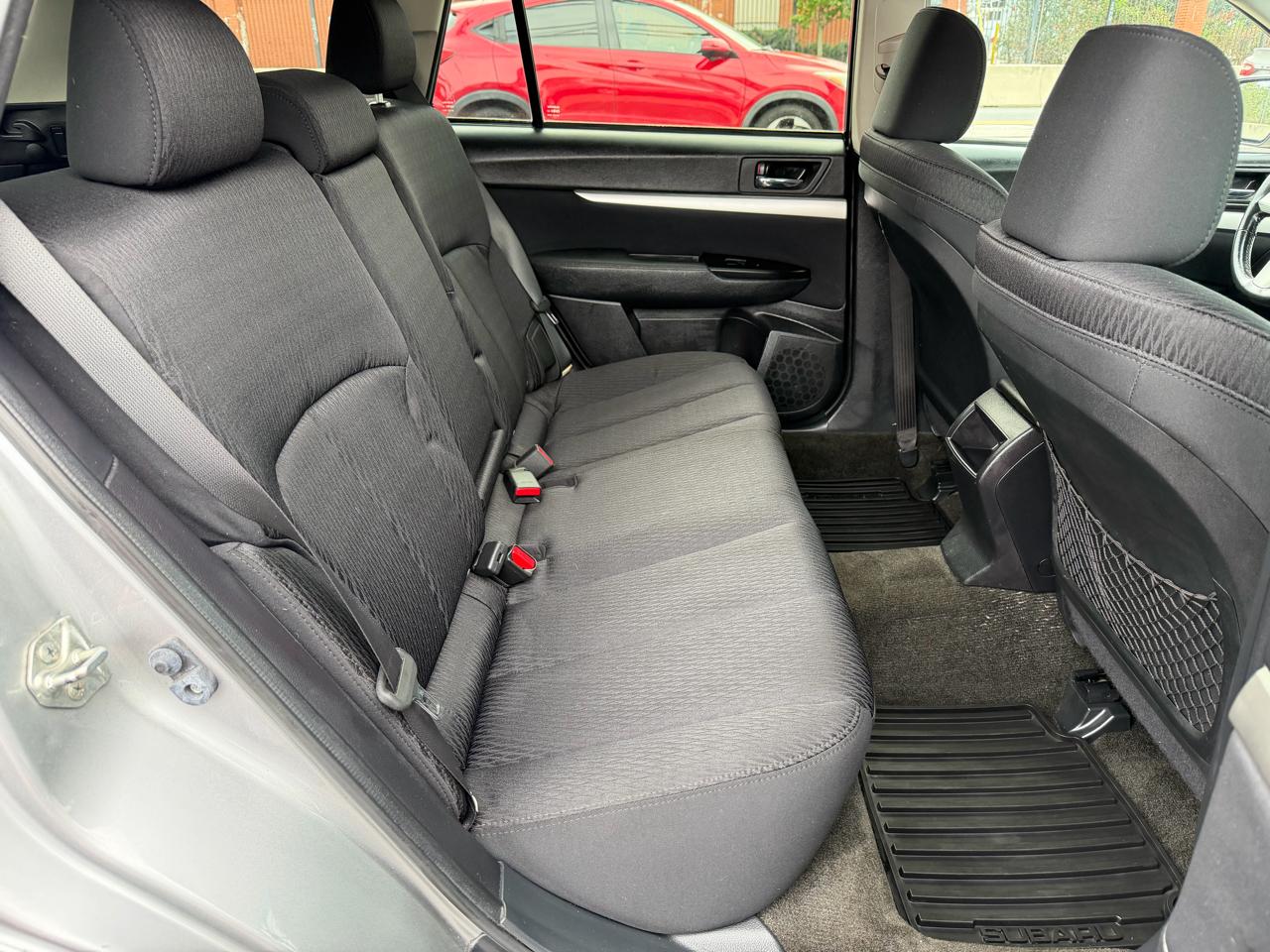 Subaru Outback 2.5i Premium 2011