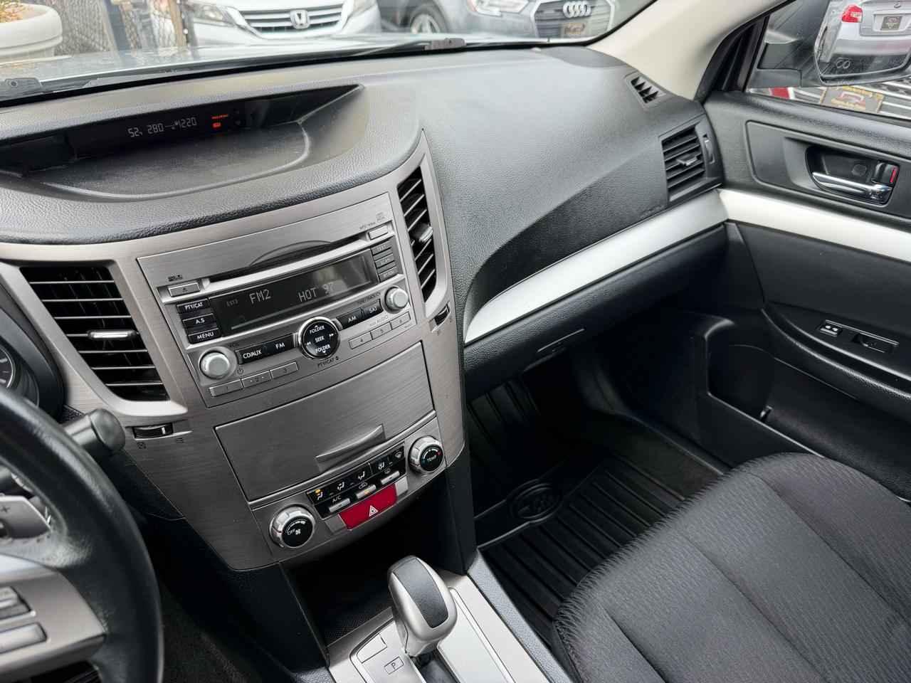 Subaru Outback 2.5i Premium 2011